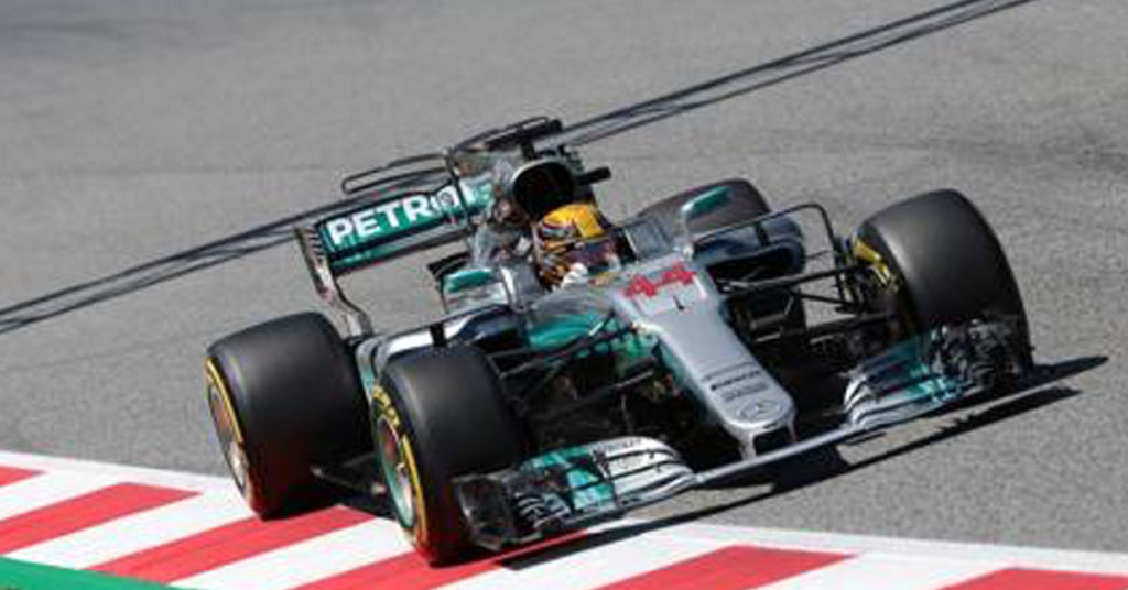 Formula Uno: Hamilton trionfa a Barcellona, Vettel secondo