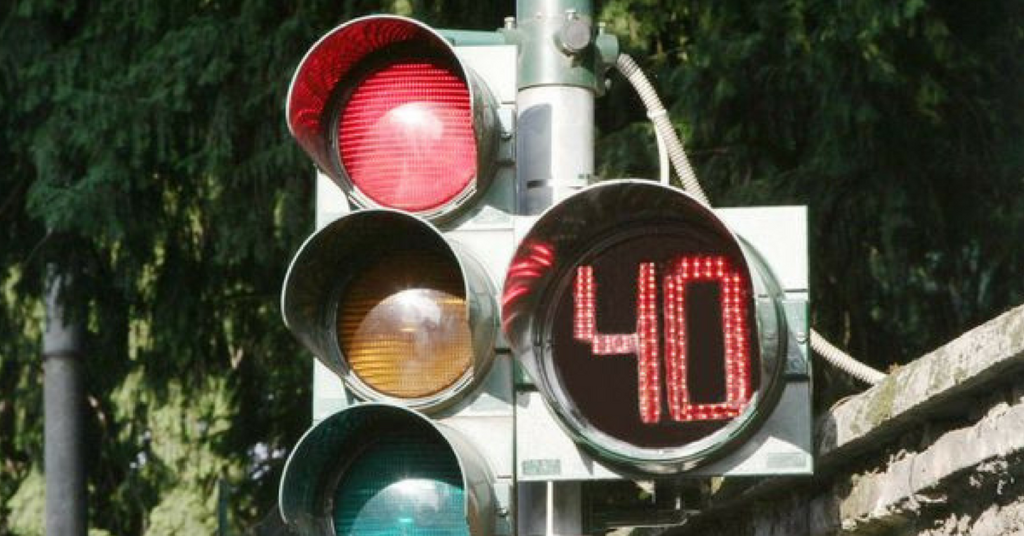 Il Ministero dei Trasporti dà l’ok ai semafori con contasecondi: debutto a dicembre