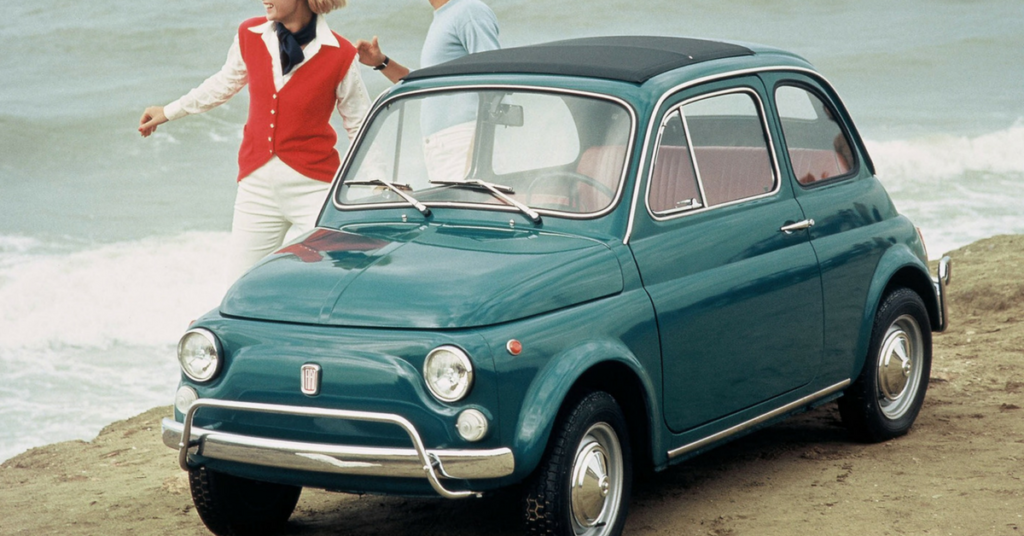 Tanti auguri Fiat 500, l’utilitaria per le famiglie compie 60 anni