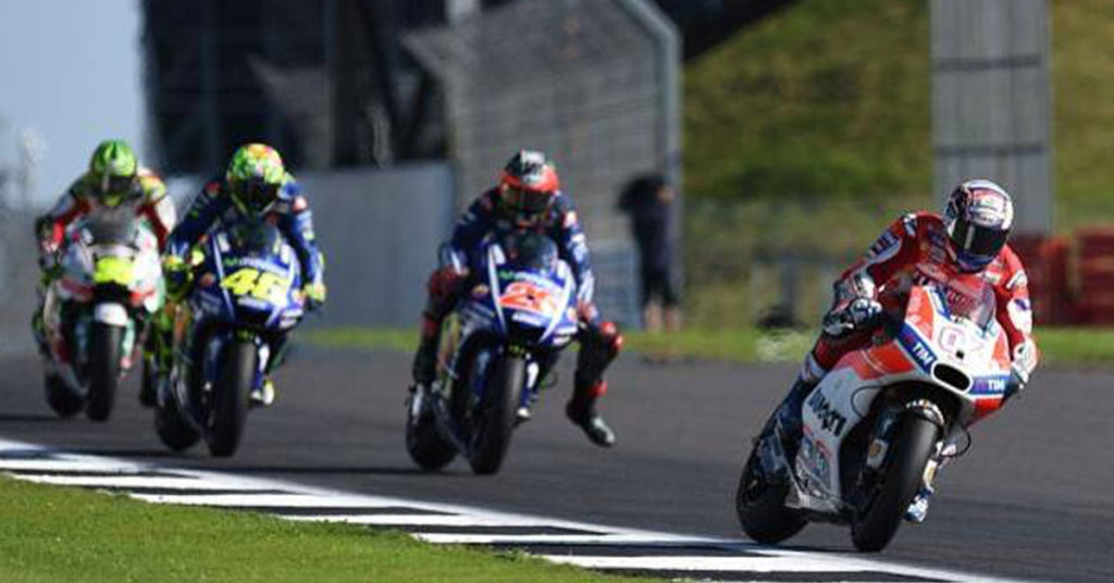 MotoGP, Silverstone: Marquez rompe il motore, Dovi vince e balza in testa al mondiale