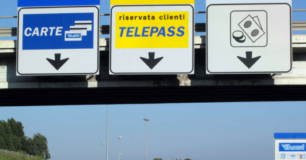 Autostrada, è ufficiale lo sconto al casello per i motociclisti con Telepass