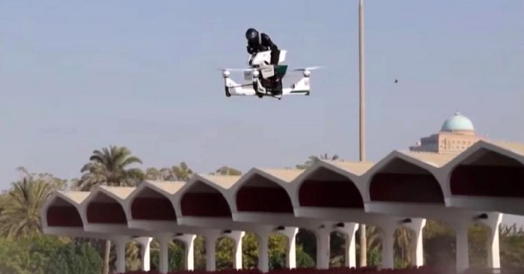 Dubai: la polizia va a caccia di criminali… Volando