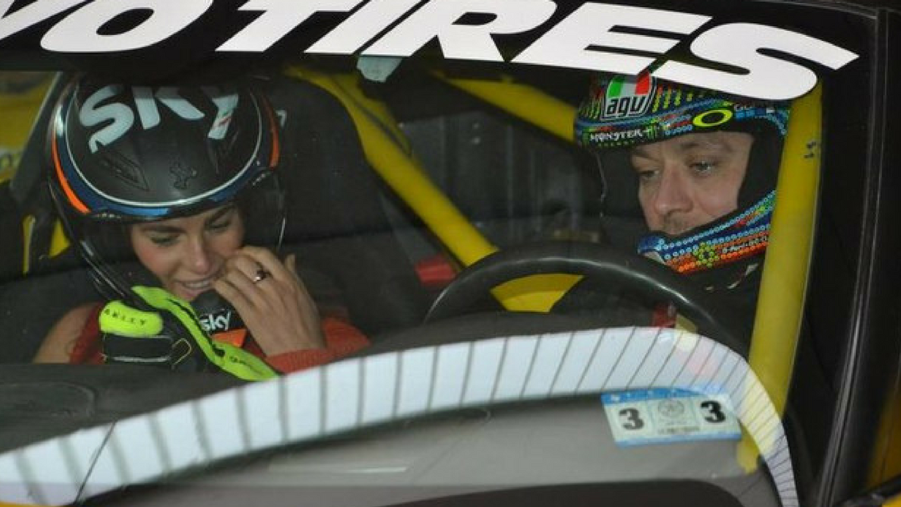 Valentino Rossi al rally con una “copilota” speciale: la bella Francesca