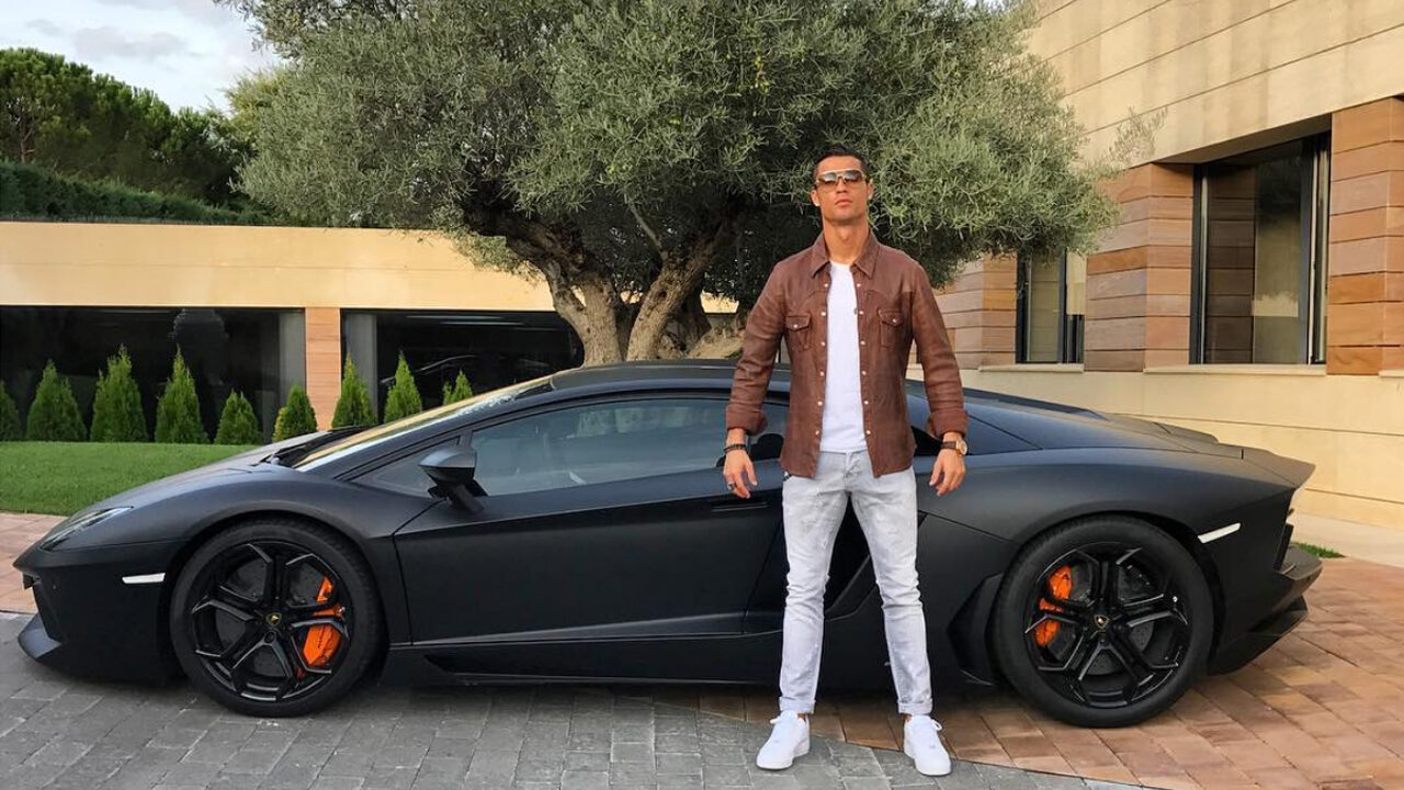 Cristiano Ronaldo, non solo calcio: le auto più esclusive della sua collezione