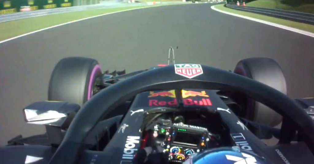F1, il dito medio di Ricciardo a Bottas dopo il sorpasso all’ultimo giro
