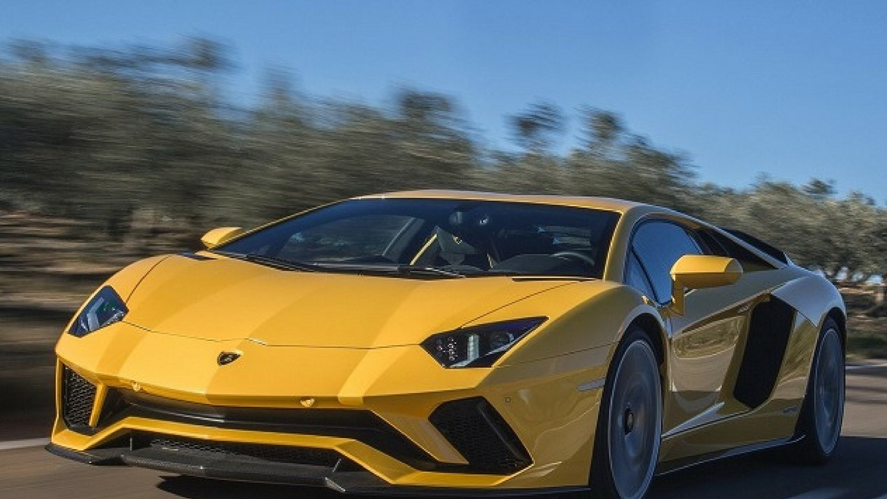In Lamborghini a 311 km/h sul GRA: multa da 2.000 euro e patente ritirata