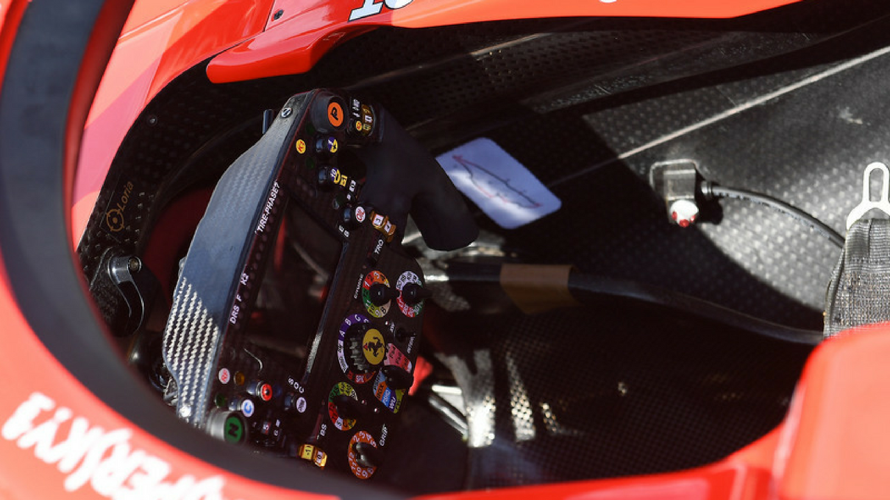 F1, Ferrari sotto la lente d’ingrandimento per il nuovo pulsante sul volante