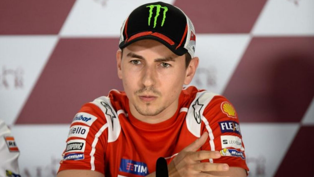 MotoGP, la rabbia di Lorenzo: “Marc ha di nuovo rovinato la mia gara”