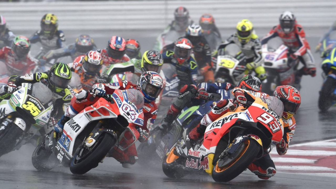 MotoGP, la Dorna stabilisce nuove regole per le gare da bagnato e non solo