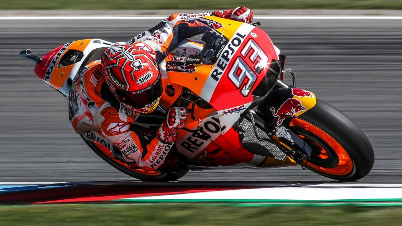 MotoGP, Buriram: Marquez strepitoso in pole, ma Valentino Rossi stupisce e chiude secondo