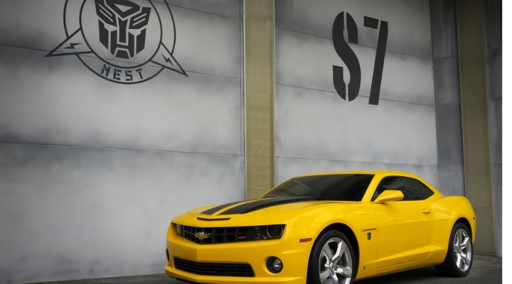 Le Chevrolet Camaro di Transformers all’asta: non ci sono offerte minime