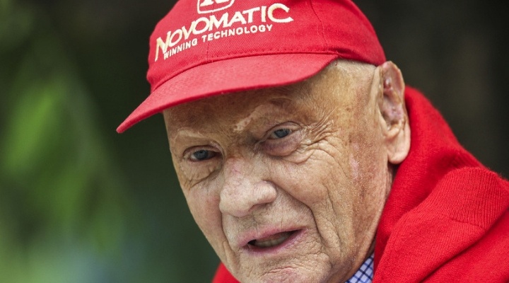 Niki Lauda sta meglio: dimesso dall’ospedale