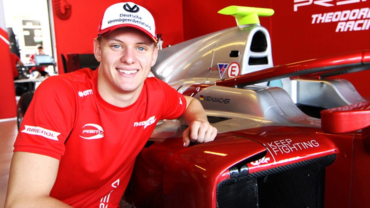 Mick Schumacher firma per Ferrari Drive Academy, sarà un pilota di Maranello
