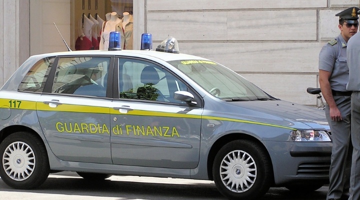 Viaggiavano con targa estera: sequestrate sei auto in Sicilia