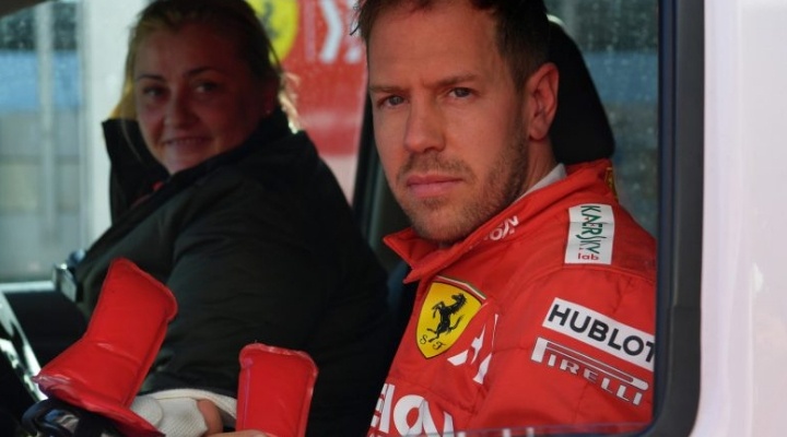 Vettel e il sorpasso di Leclerc in Bahrain: “Era più veloce di me”