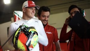 F1, Mick Schumacher guiderà una Alfa Romeo nei test del Bahrain
