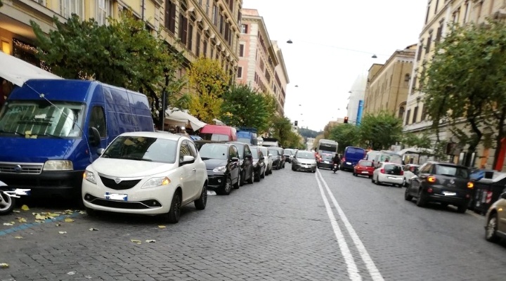 Sosta selvaggia a Roma: 10 automobilisti rinviati a giudizio