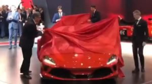 Ferrari, tutti in piedi al Salone di Ginevra per la F8 Tributo