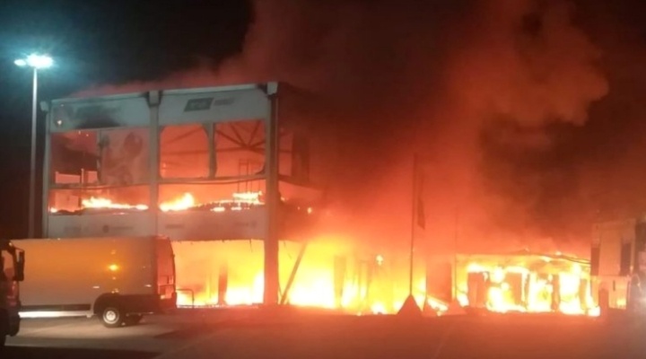 Disastro per la MotoE, incendio a Jerez distrugge tutte le moto