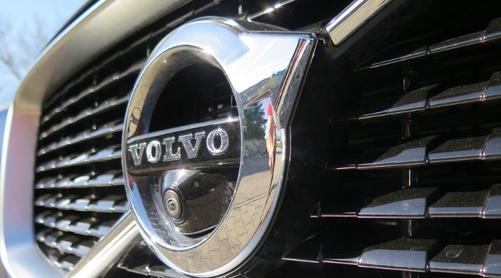 Volvo, obiettivo sicurezza: limite di velocità sulle auto a 180 km/