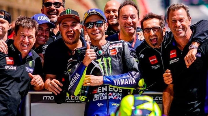 Rossi non si nasconde: “La Yamaha sa fare una moto per vincere il mondiale