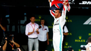 Lewis Hamilton re d’Inghilterra davanti Bottas e Leclerc, Vettel tampona Verstappen