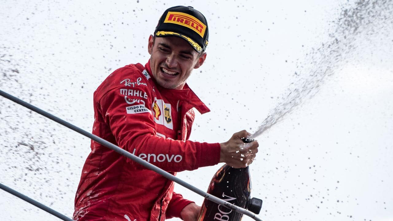 Leclerc, le vittorie ti fanno ricco: ecco il regalo della Ferrari