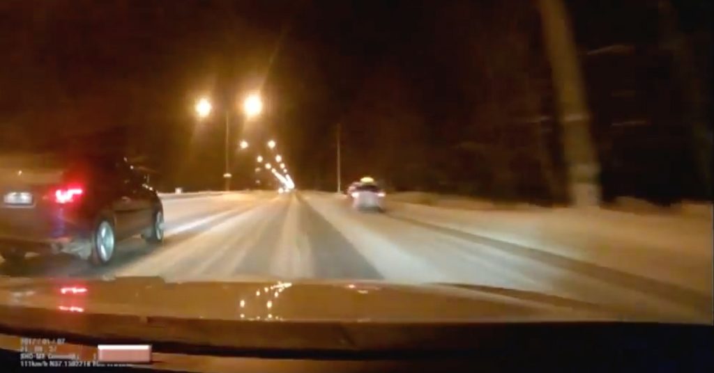 Gara di velocità sulla neve finisce in tragedia (VIDEO)