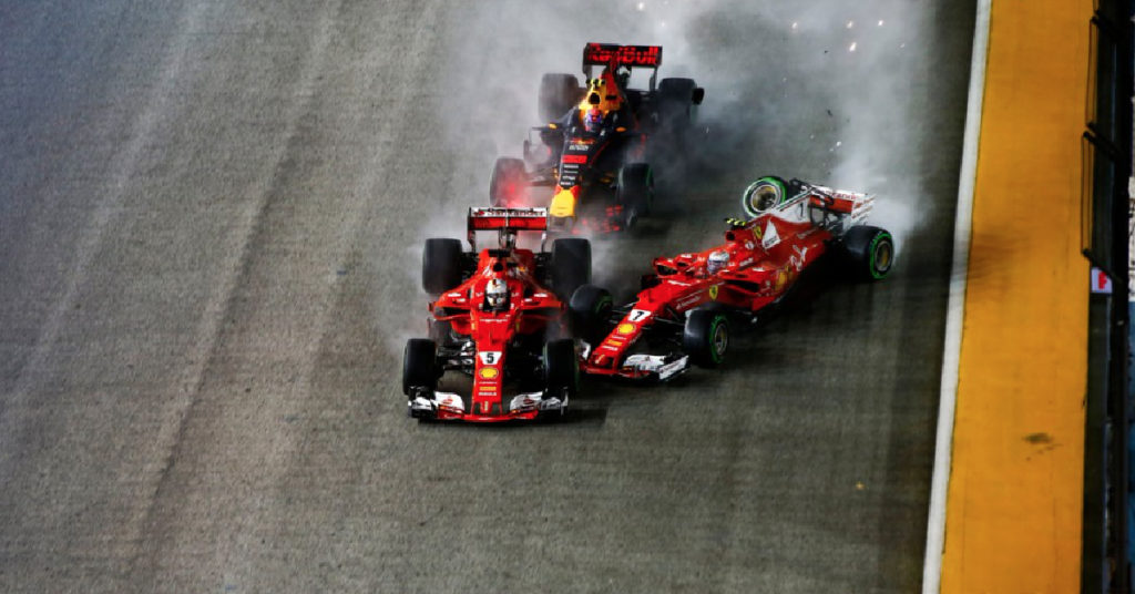 F1, Singapore: disastro Ferrari, entrambe KO, vince Hamilton