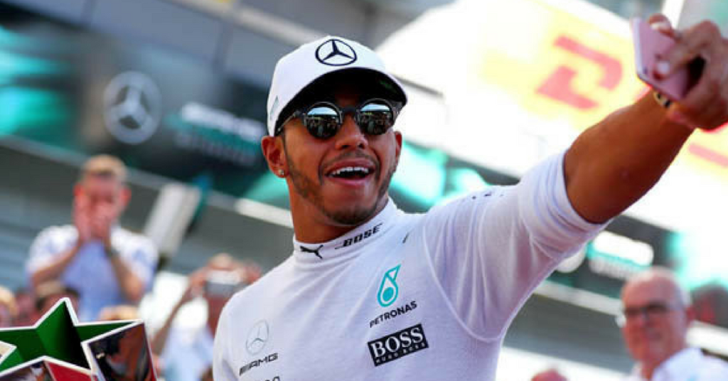 Formula Uno, Hamilton giura fedeltà alla Mercedes