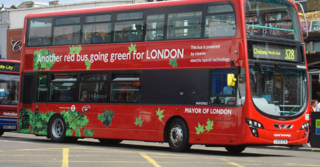 A Londra mezzi pubblici sempre più green: i bus alimentati con i fondi di caffè
