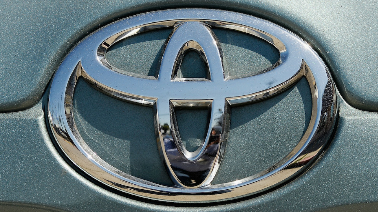 Toyota, richiamo per più di 700 mila auto: airbag difettosi in caso di incidente