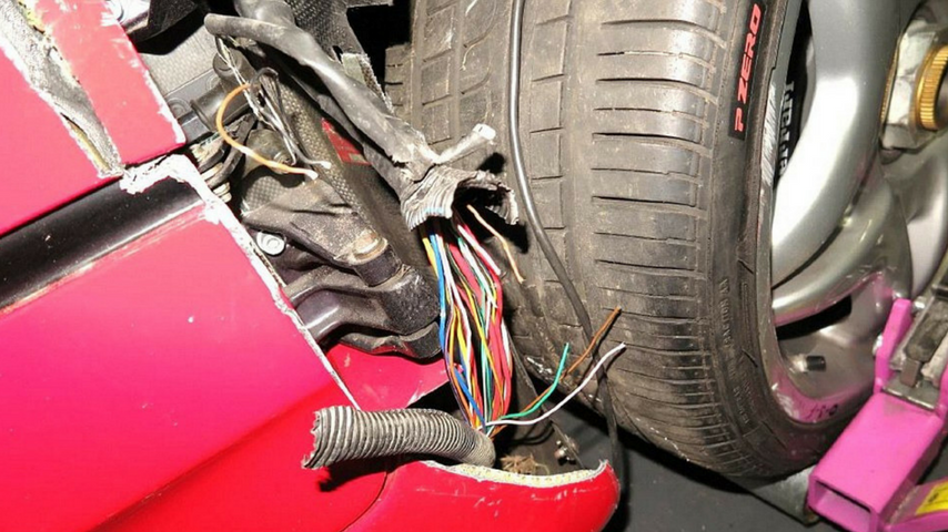 Incidente shock su una Ferrari: muore un 13enne a bordo