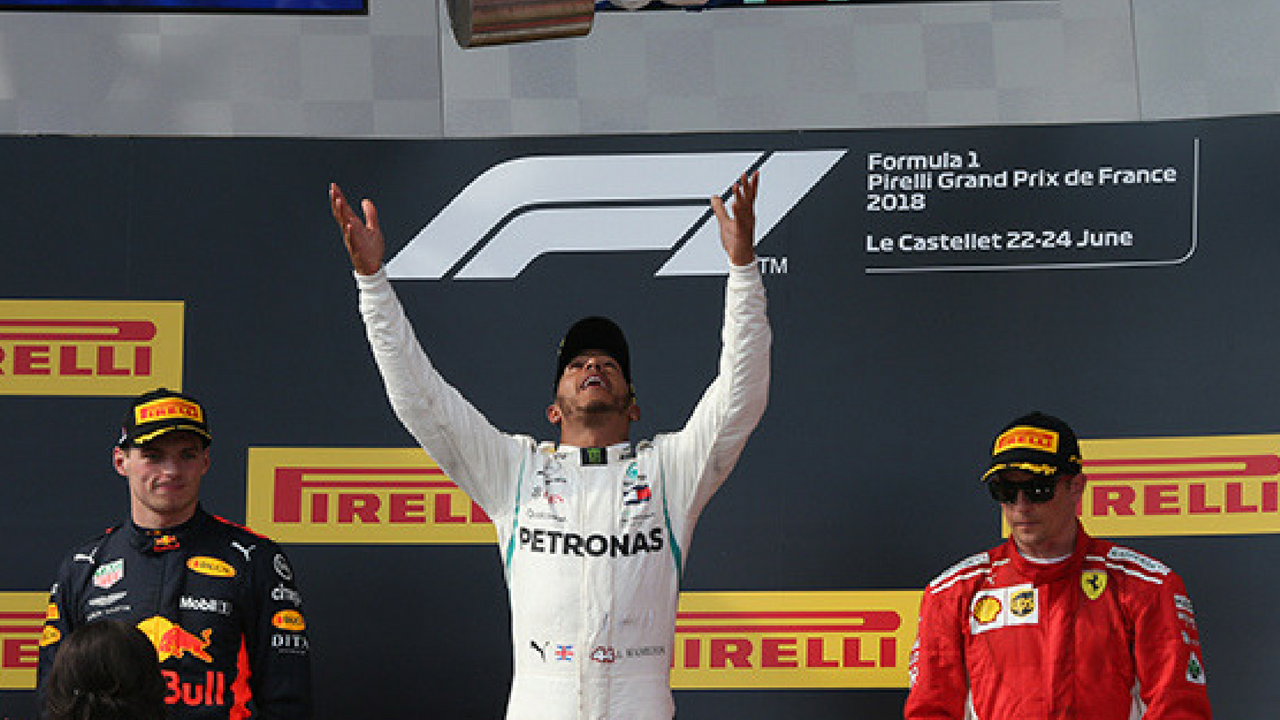 Hamilton, frecciata a Vettel: “Ha buttato fuori Bottas, non gli è costato tanto”
