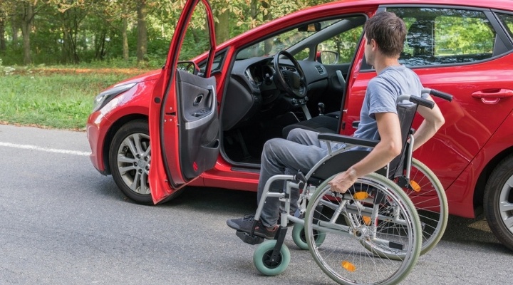 Disabili: nessuna agevolazione Iva per chi acquista auto elettriche