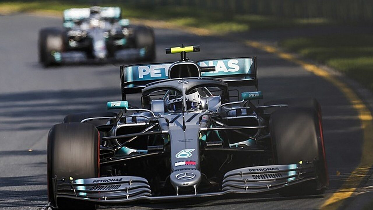 F1, il 2019 si apre con la doppietta Mercedes: Bottas su Hamilton, Ferrari fantasma