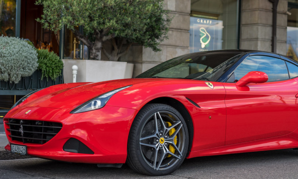 Ferrari: richiamati 2071 modelli con airbag difettosi Takata