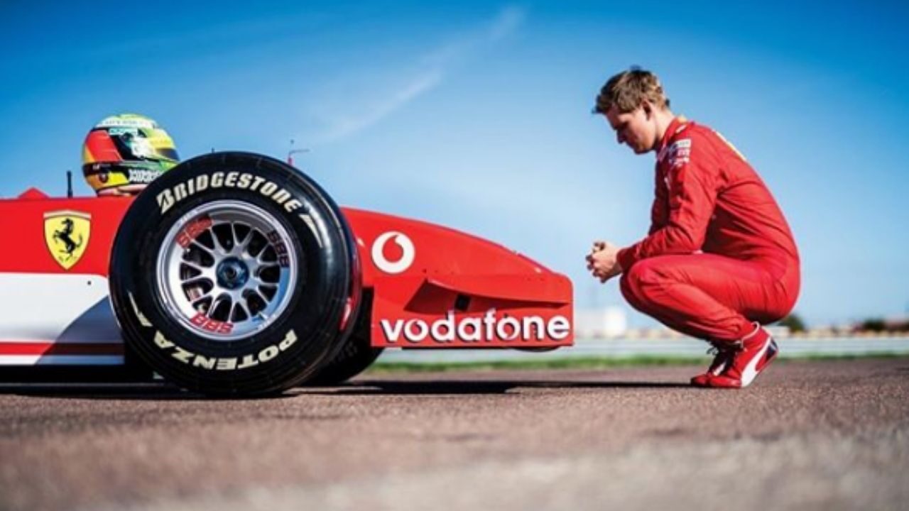 L’annuncio di Mick Schumacher: la F2002 guidata dal papà andrà all’asta