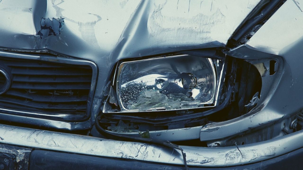Chieti, finti incidenti stradali: 25 indagati per truffa e falso