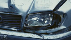 Chieti, finti incidenti stradali: 25 indagati per truffa e falso