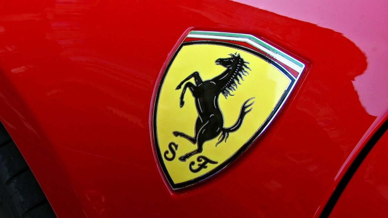Ferrari, si pensa alla ripartenza: l’obiettivo è riaprire il 14 aprile