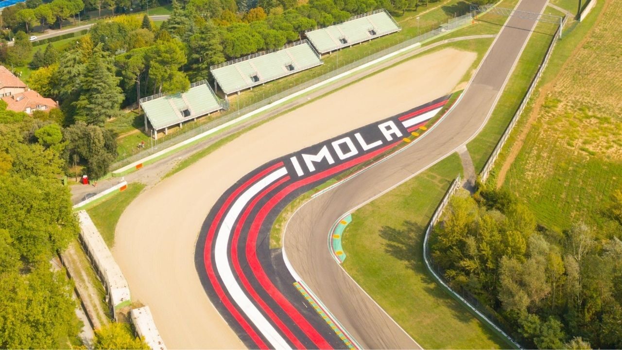 F1, lo “strano” Gp di Imola: sabato prove e qualifiche, gara anticipata domenica