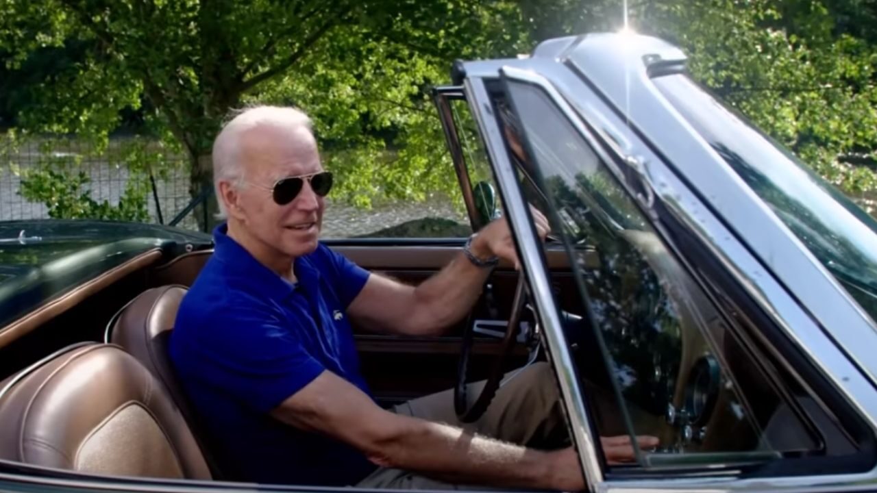 Joe Biden e la Chevrolet Corvette, la passione per i motori del presidente
