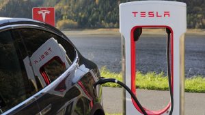 Il mondo delle auto cambia: le batterie al litio verranno sostituite